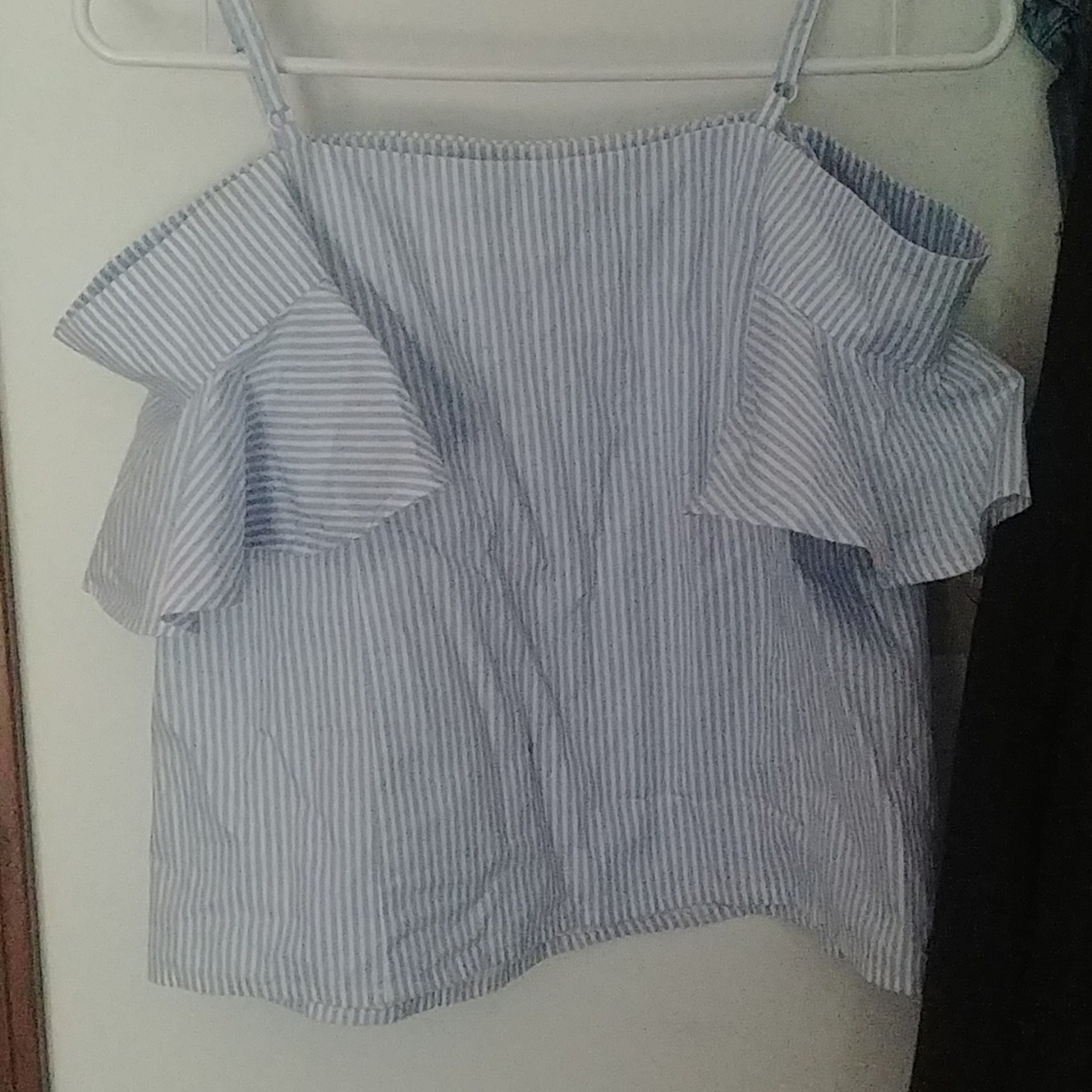 Cold shoulder top